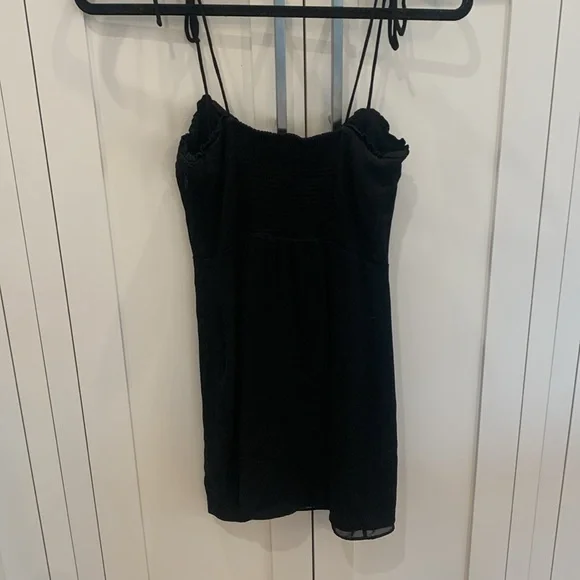 Aritzia Wilfred fable dress black tie straps smocked back bustier front - Picture 7 of 10
